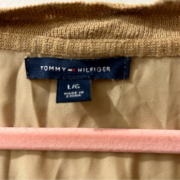Tommy Hilfiger button up - Picture 3 of 3